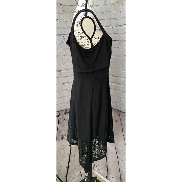 Nextmia Women’s Black Cold Shoulder Swing Tunic Top (Size 20) - Picture 2 of 10